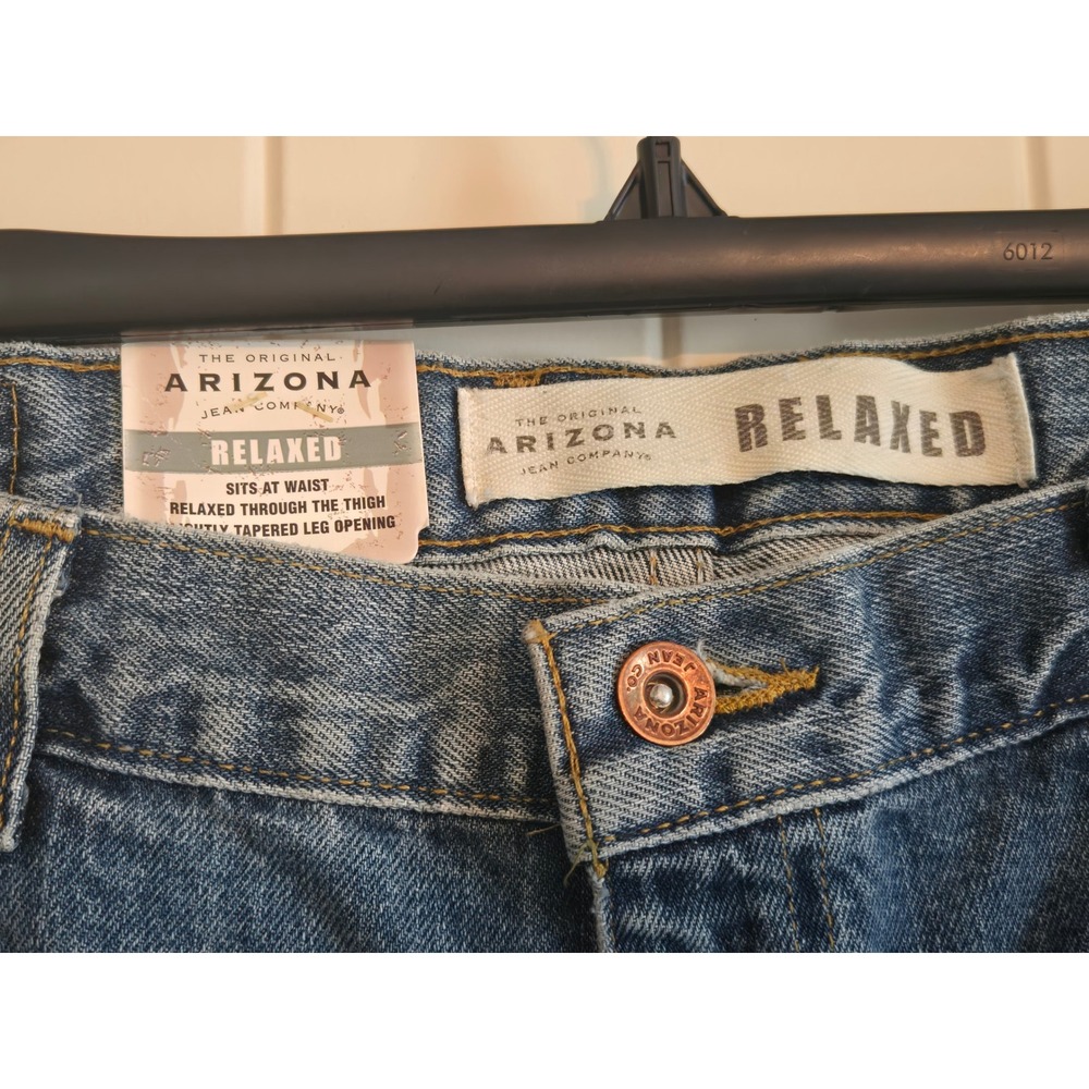 Arizona Jean Company Mens Relaxed Fit Tapered Leg Blue Denim Jeans Size 36 NEW - Picture 2 of 5